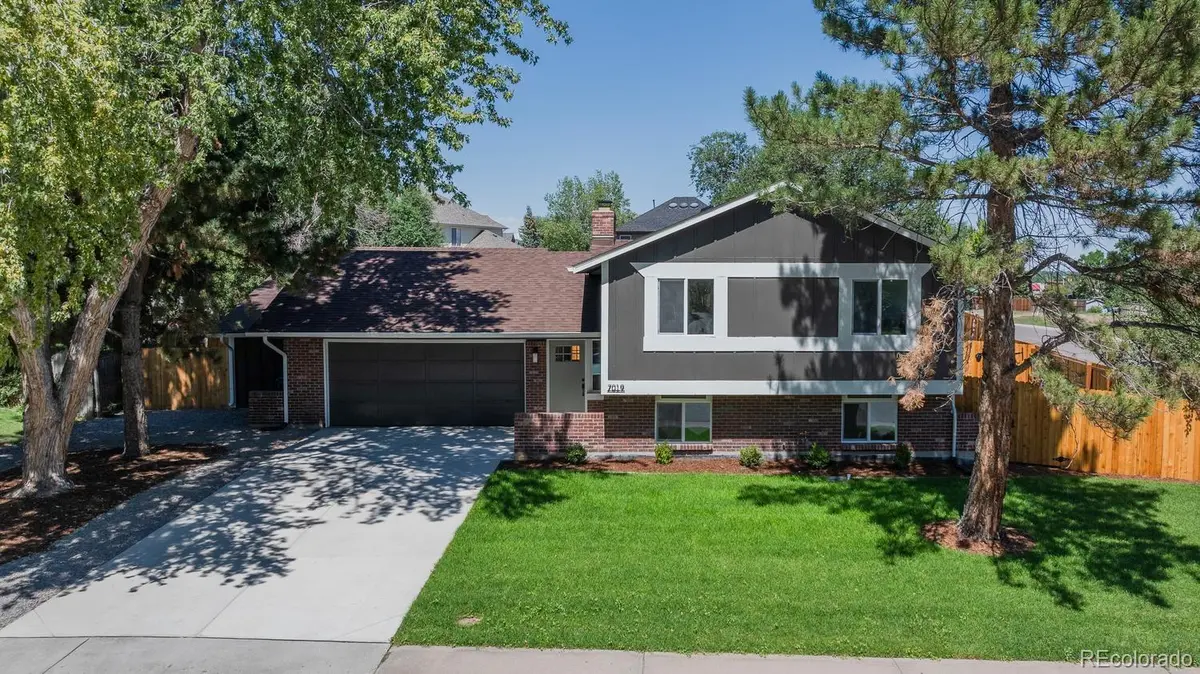 7019 W Portland AVE, Littleton, CO 80128