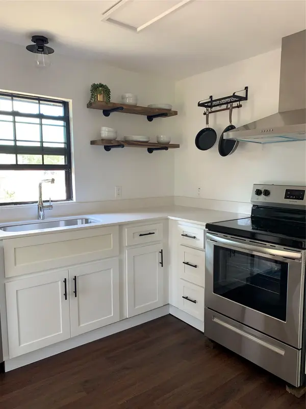 102 County Road 279 RD #102, Liberty Hill, TX 78642