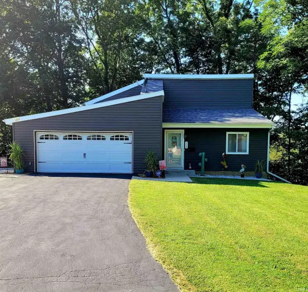 329 W North ST, Delphi, IN 46923