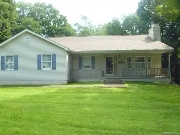 2 Frozen Ridge RD, Newburgh, NY 12550
