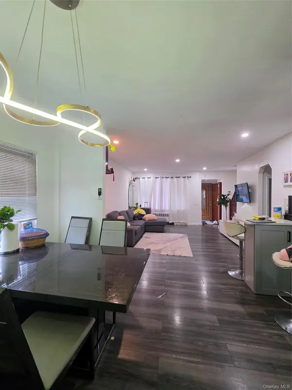 2570 Pearsall AVE, Bronx, NY 10469