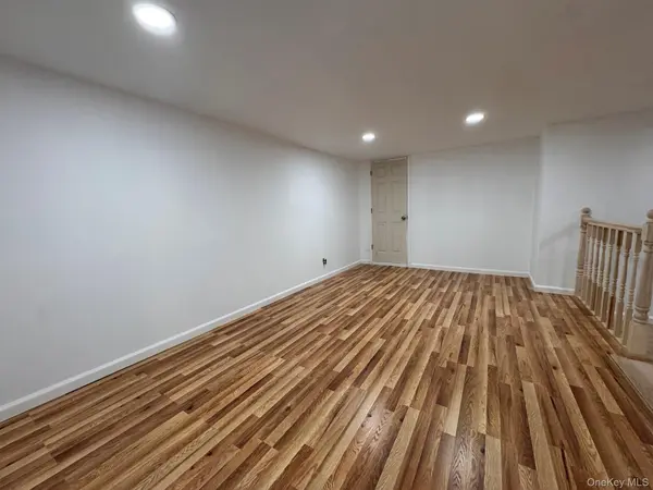 1245 Rhinelander AVE, Bronx, NY 10461