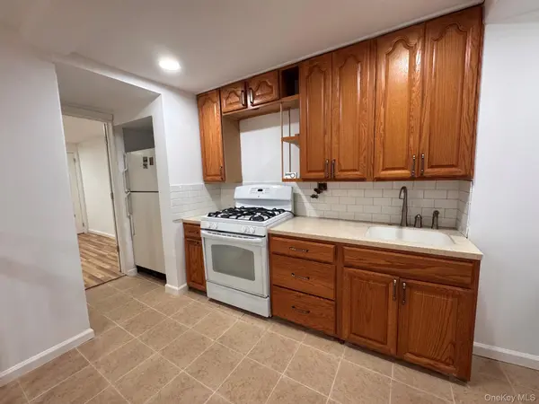 1245 Rhinelander AVE, Bronx, NY 10461
