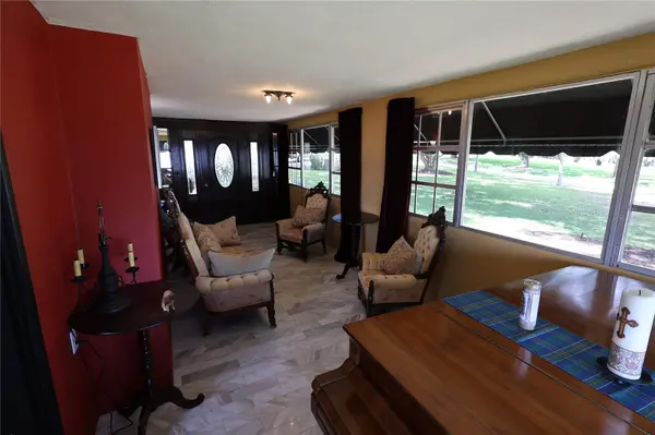 706 S LAKESHORE BLVD, Lake Wales, FL 33853