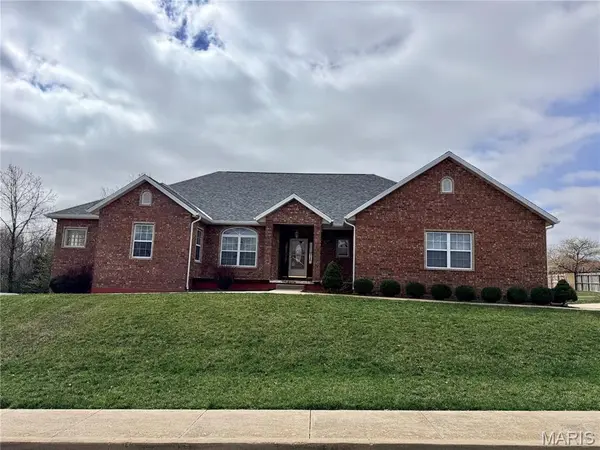 220 April DR, St Robert, MO 65584