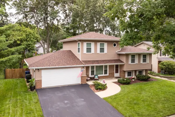 1650 Fender RD, Naperville, IL 60565