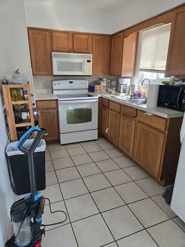 4645 W 95th ST #north, Oak Lawn, IL 60453