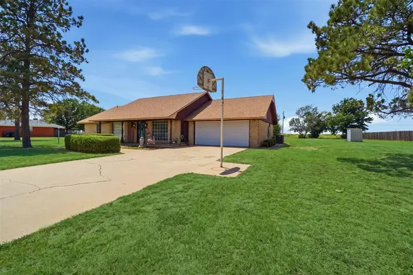 20423 E County Road 1567 RD, Altus, OK 73521
