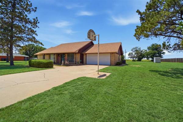 20423 E County Road 1567 RD, Altus, OK 73521