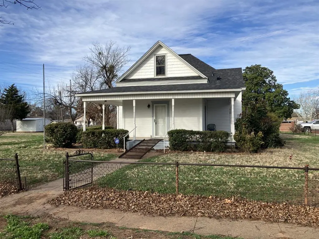 109 N Foley Street, Seymour, TX 76380