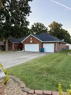 705 W Bryant ST, Nixa, MO 65714