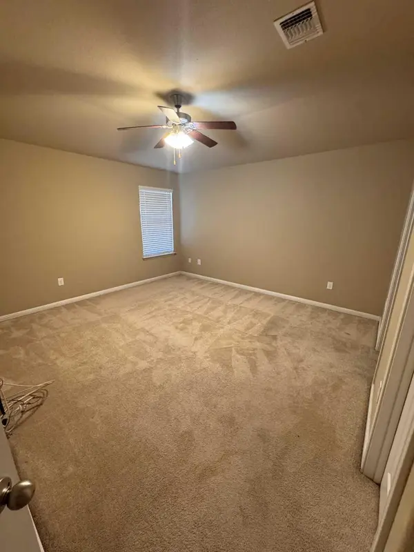 114 Leon River LOOP, Hutto, TX 78634