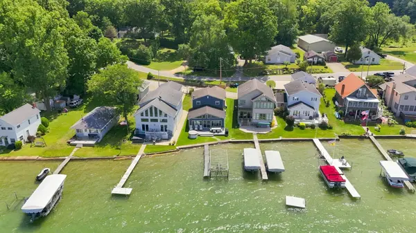 3230 W Shady Side RD, Angola, IN 46703-9043
