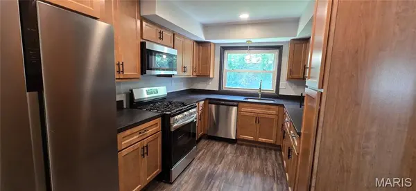 9604 Cherryfield DR, St Louis, MO 63136