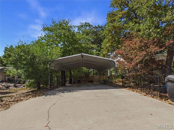 15675 Talon LN, St Robert, MO 65584