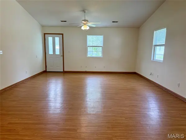 1201 W Locust ST, Bowling Green, MO 63334