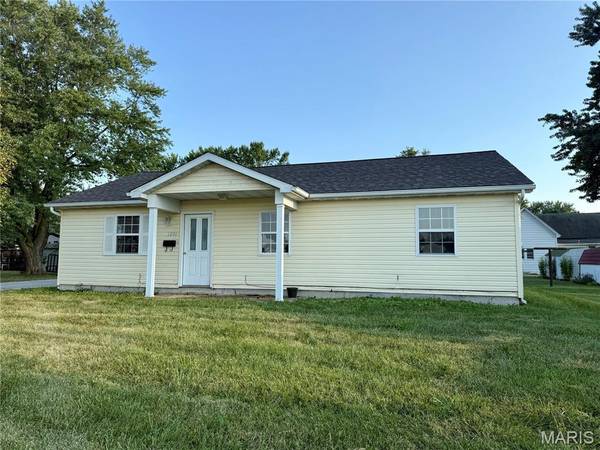 1201 W Locust ST, Bowling Green, MO 63334