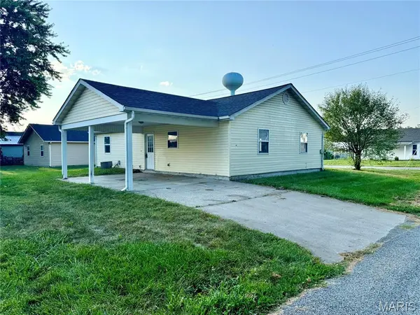 1201 W Locust ST, Bowling Green, MO 63334