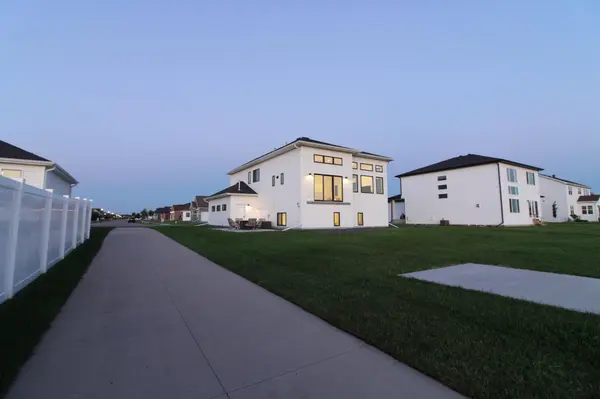 5006 11th ST W, West Fargo, ND 58078
