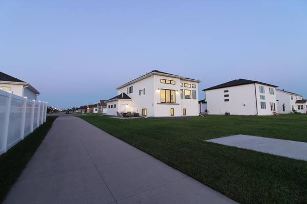 5006 11th ST W, West Fargo, ND 58078