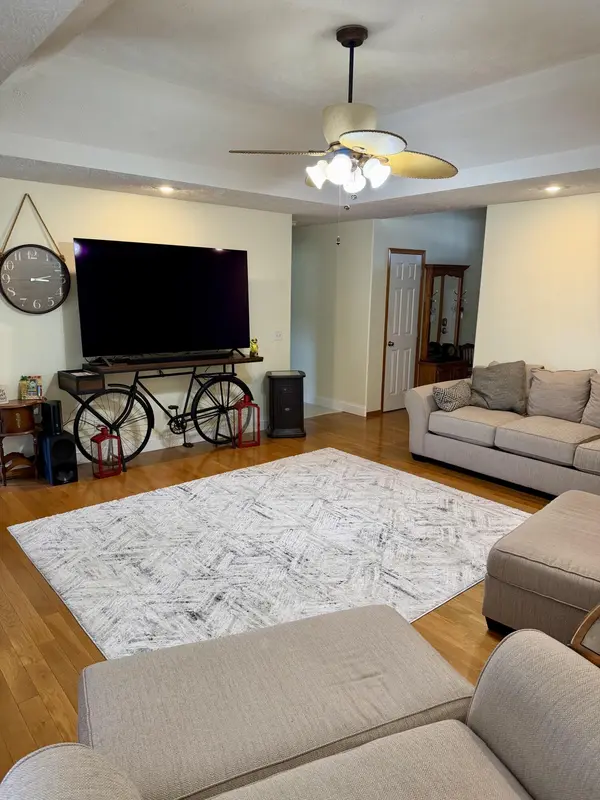 705 W Bryant ST, Nixa, MO 65714