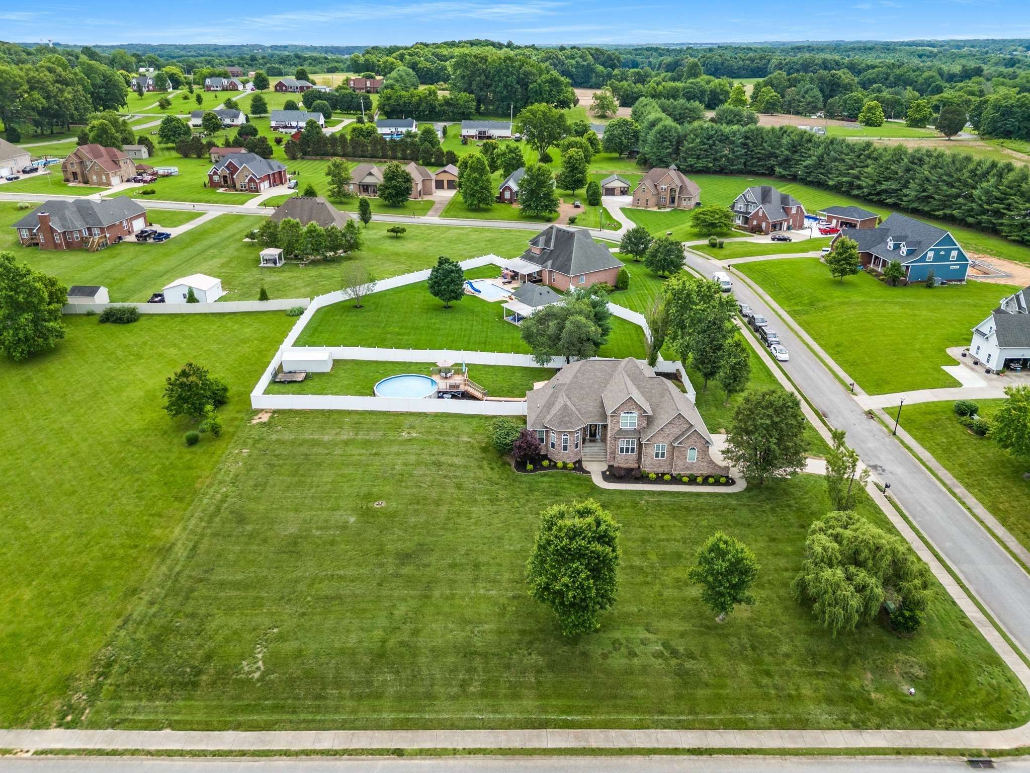 46 Deer Run Rd, Cross Plains, TN 37049