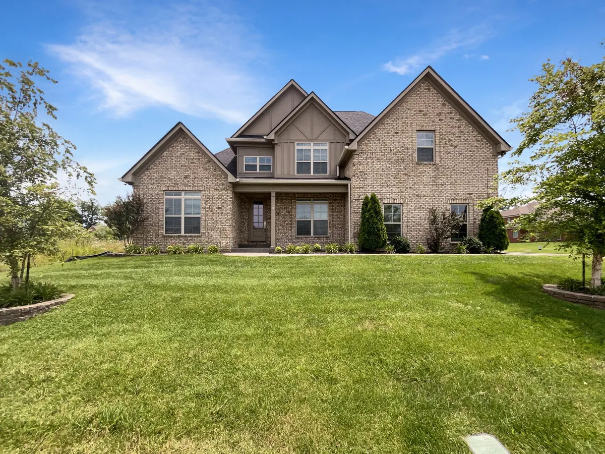 906 Stovers Gln, Murfreesboro, TN 37128