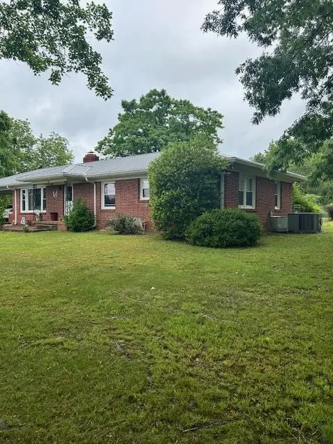 208 Oakdale Rd, Camden, TN 38320