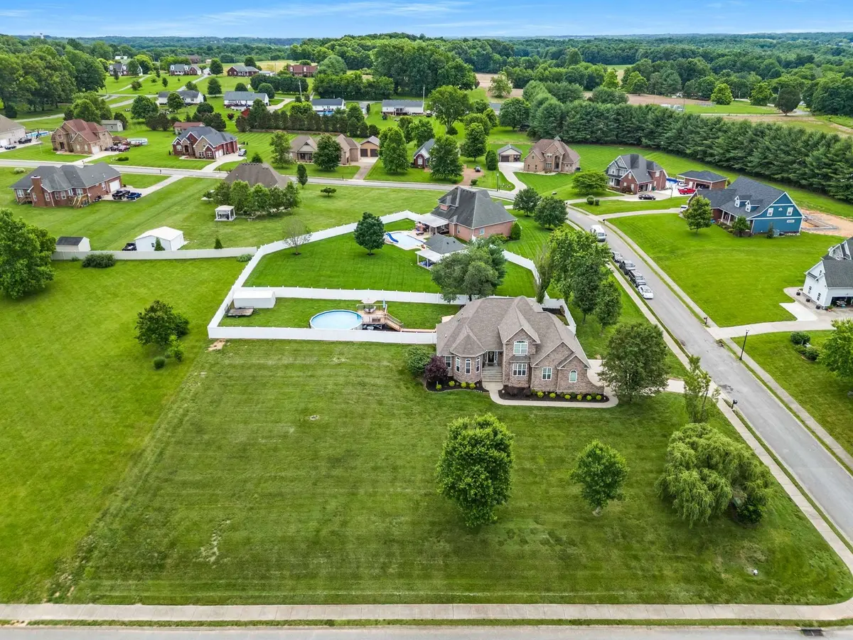 46 Deer Run Rd, Cross Plains, TN 37049