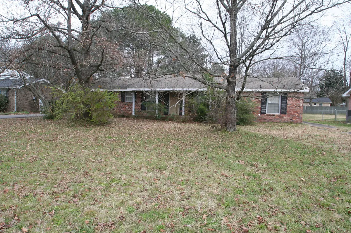 8060 Sawyer Brown Rd, Nashville, TN 37221