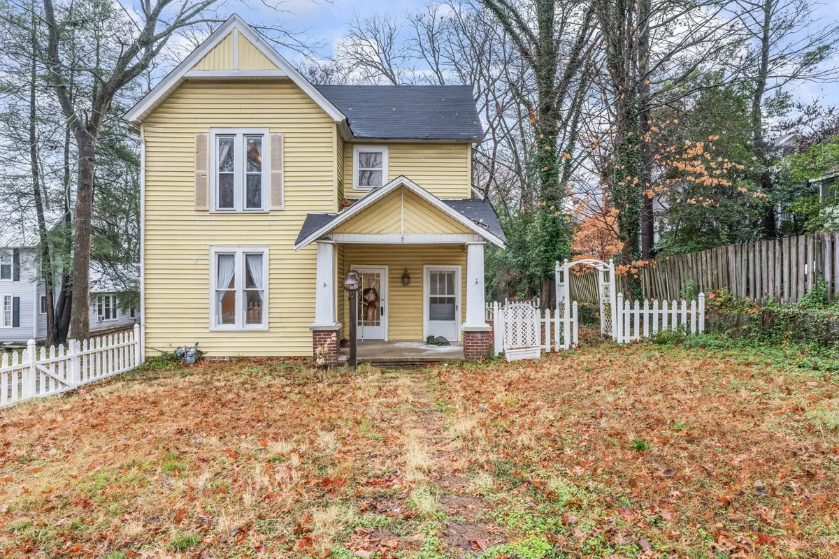 210 Mulberry Ave, Fayetteville, TN 37334