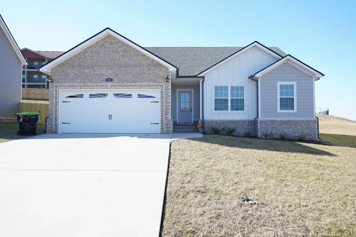 844 Lillian Grace Dr, Clarksville, TN 37043