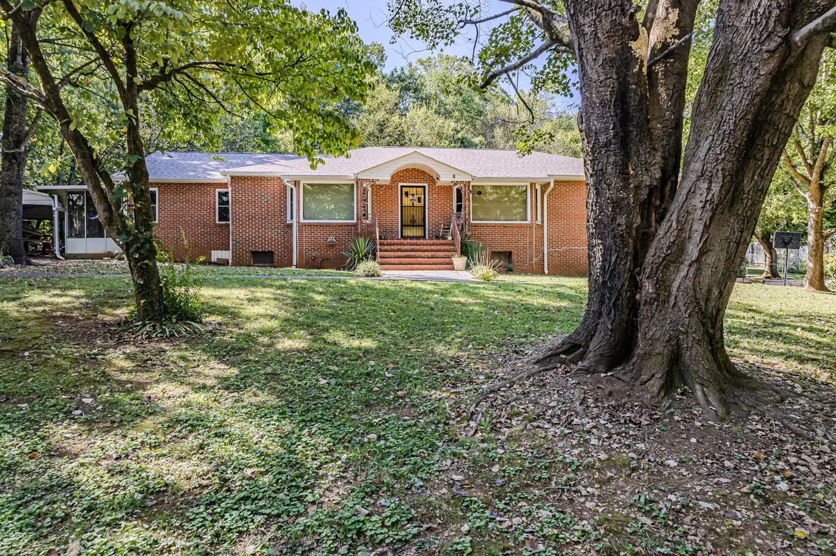 801 Gideon Street, Athens, TN 37303