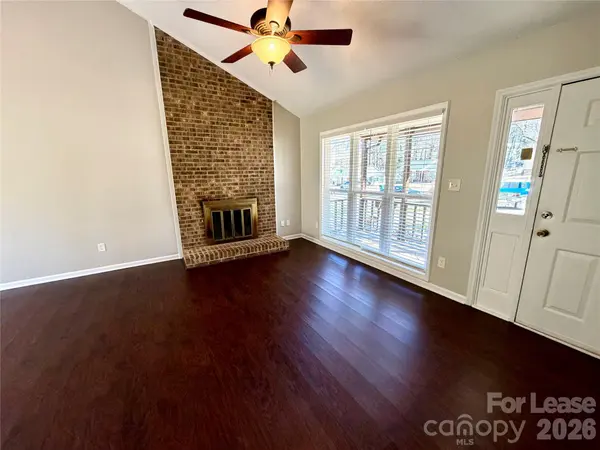 6621 Goldfinch RD, Charlotte, NC 28227