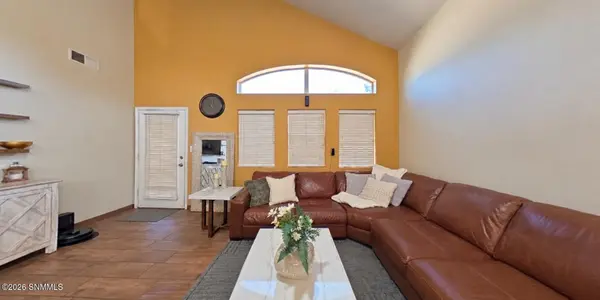 999 Gilmer WAY, Las Cruces, NM 88005