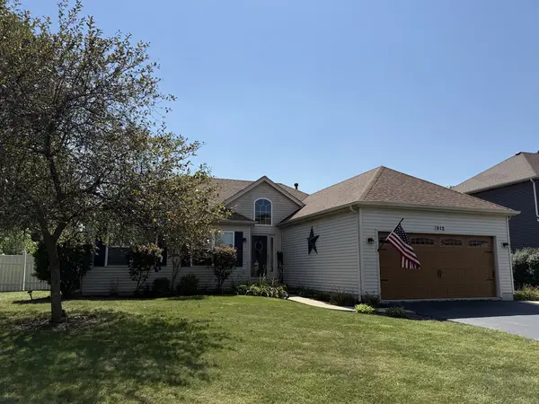 612 Yellowstone LN, Yorkville, IL 60560