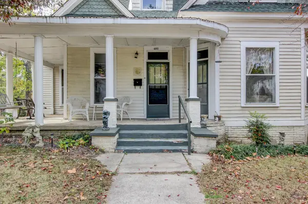 402 N College St, Paris, TN 38242