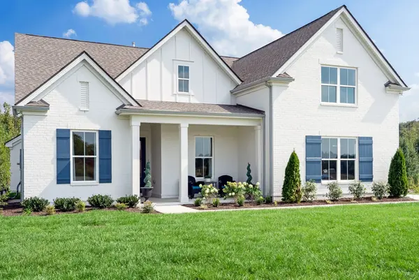 2000 Southern Chase Dr, Smyrna, TN 37167