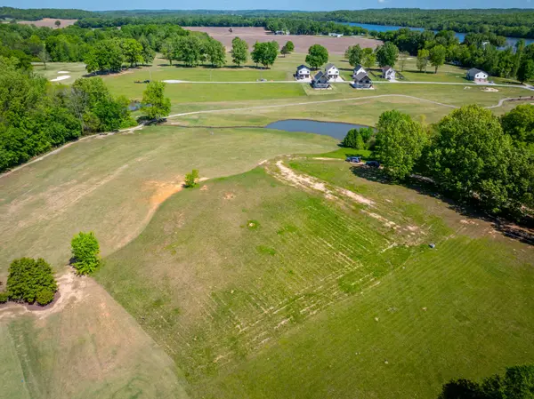 0 Golf Course Ln, Decaturville, TN 38329
