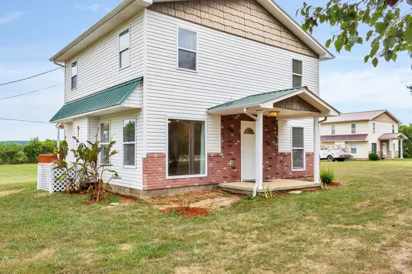 79 Clayton Dr, Lobelville, TN 37097