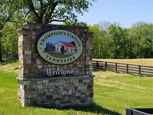 2104 ENGLISH GARDEN WAY, Thompsons Station, TN 37179