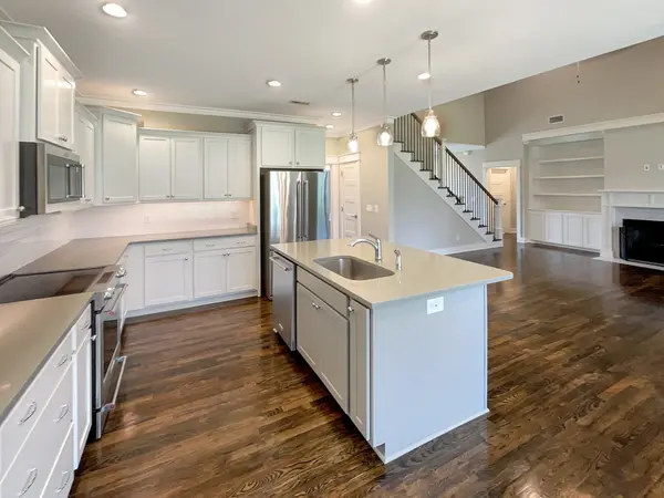 906 Stovers Gln, Murfreesboro, TN 37128