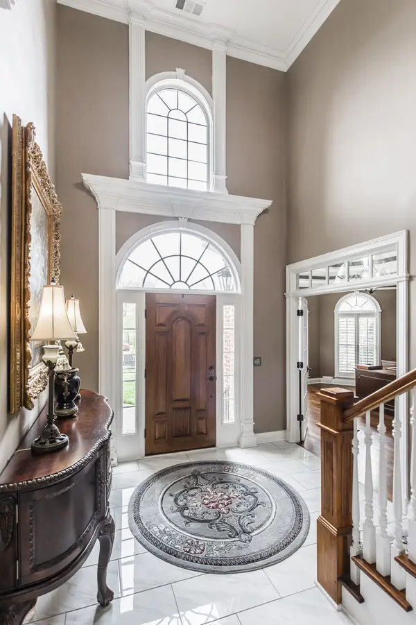 1055 Dorset Dr, Hendersonville, TN 37075