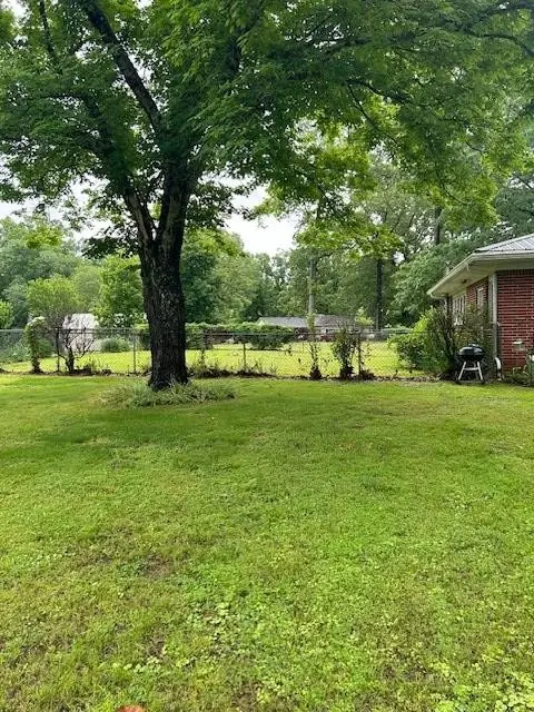 208 Oakdale Rd, Camden, TN 38320