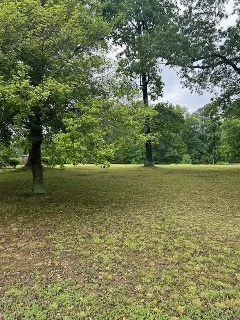 208 Oakdale Rd, Camden, TN 38320