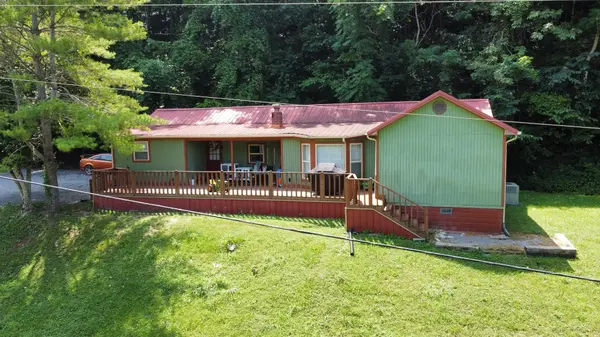 237 Coys Cove Ln, Gainesboro, TN 38562
