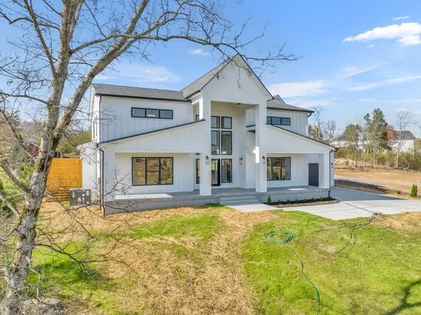 6158 N New Hope Rd, Hermitage, TN 37076