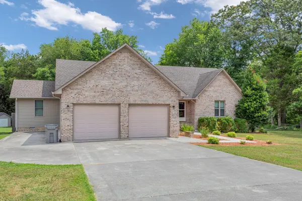 101 Rebecca Ln #E, Estill Springs, TN 37330