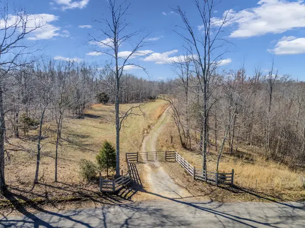 321 N Chisholm Creek Rd, Lawrenceburg, TN 38464