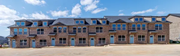 1000 Henry Place Blvd #604, Clarksville, TN 37042